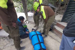 AMA Park Ranger Leads Evacuation of Injured Person in Torres del Paine 